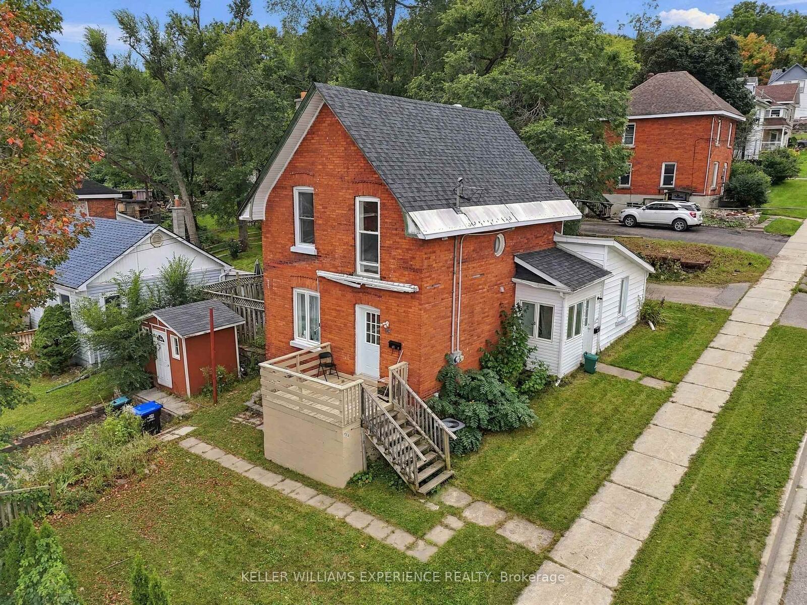 Property Photo:  154 Fifth Street  ON L4R 3V9 