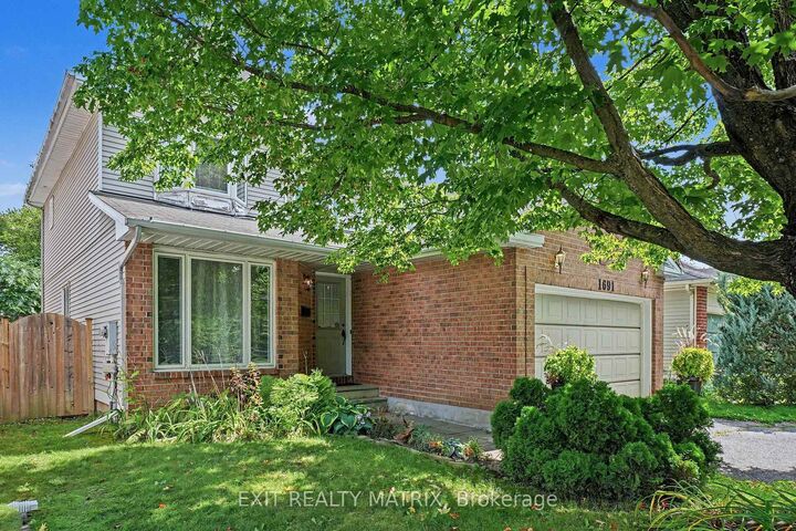 Property Photo:  1691 Hunters Run Drive  ON K1C 6X3 