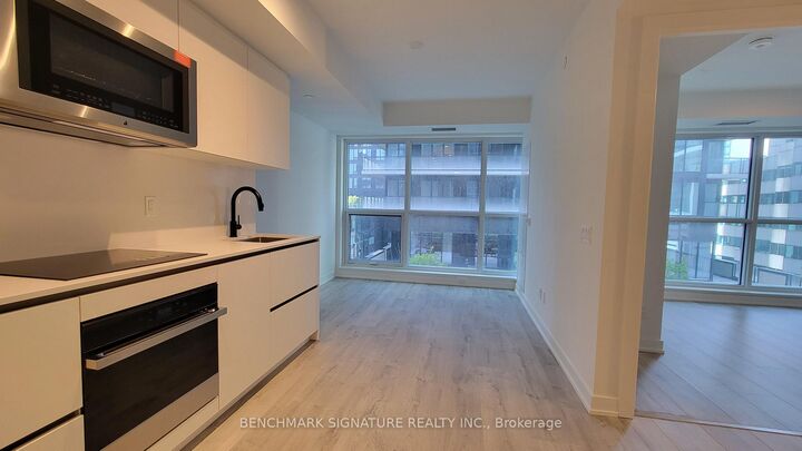 Property Photo:  327 King Street 804  ON M5V 0W7 