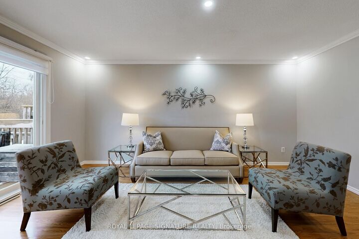 Property Photo:  700 Harmony Road N 76  ON L1K 1S2 