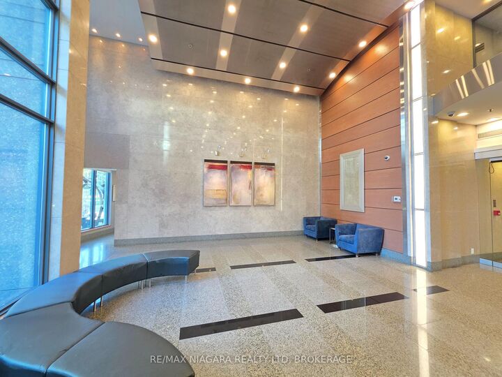 Property Photo:  219 Fort York Boulevard 619  ON M5V 1B1 