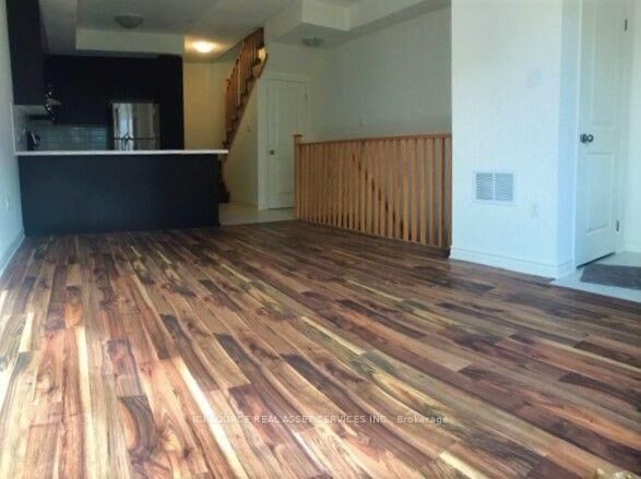 Property Photo:  2285 McNab Lane 10  ON L5J 0B3 