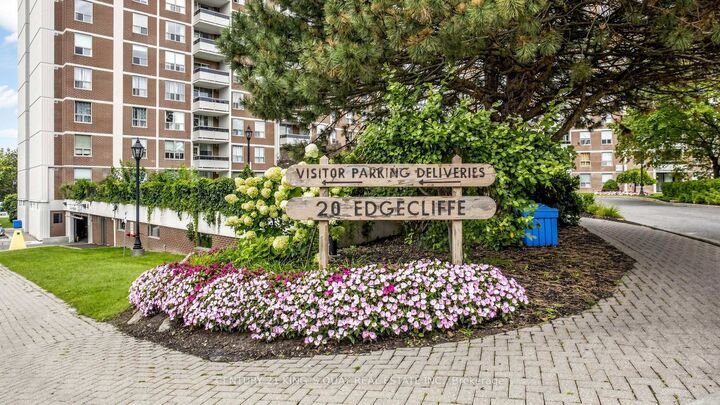 Property Photo:  20 Edgecliff Golfway 1116  ON M3C 3A4 