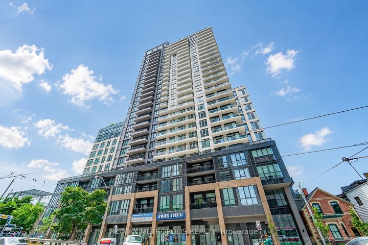 Property Photo:  286 Main Street 421  ON M4C 0B3 