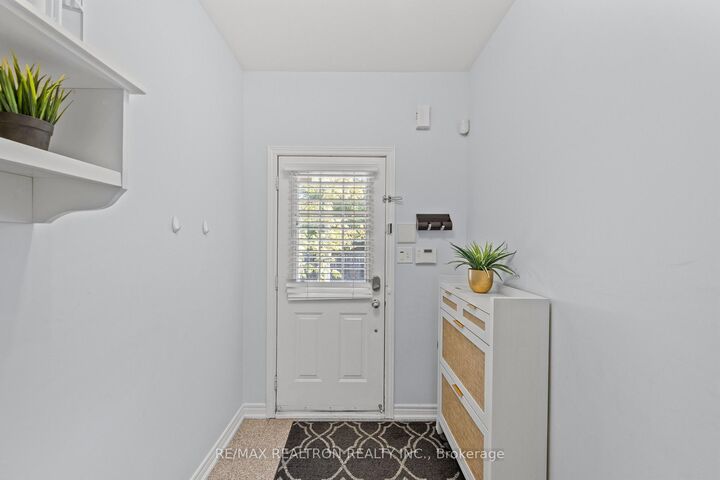 Property Photo:  56 North Lake Road 23  ON L4E 0G5 