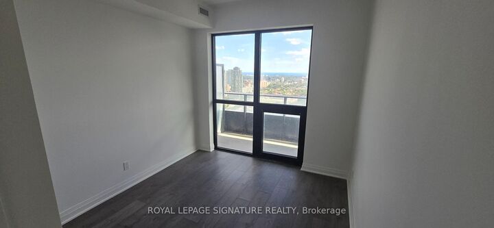 Property Photo:  4015 The Exchange N/A 2604  ON L5B 0N9 