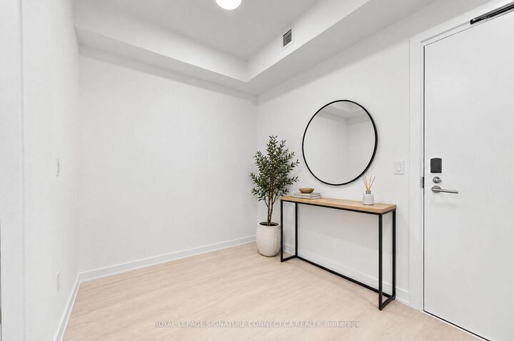 Property Photo:  2501 Saw Whet Boulevard 509  ON L6M 5N2 