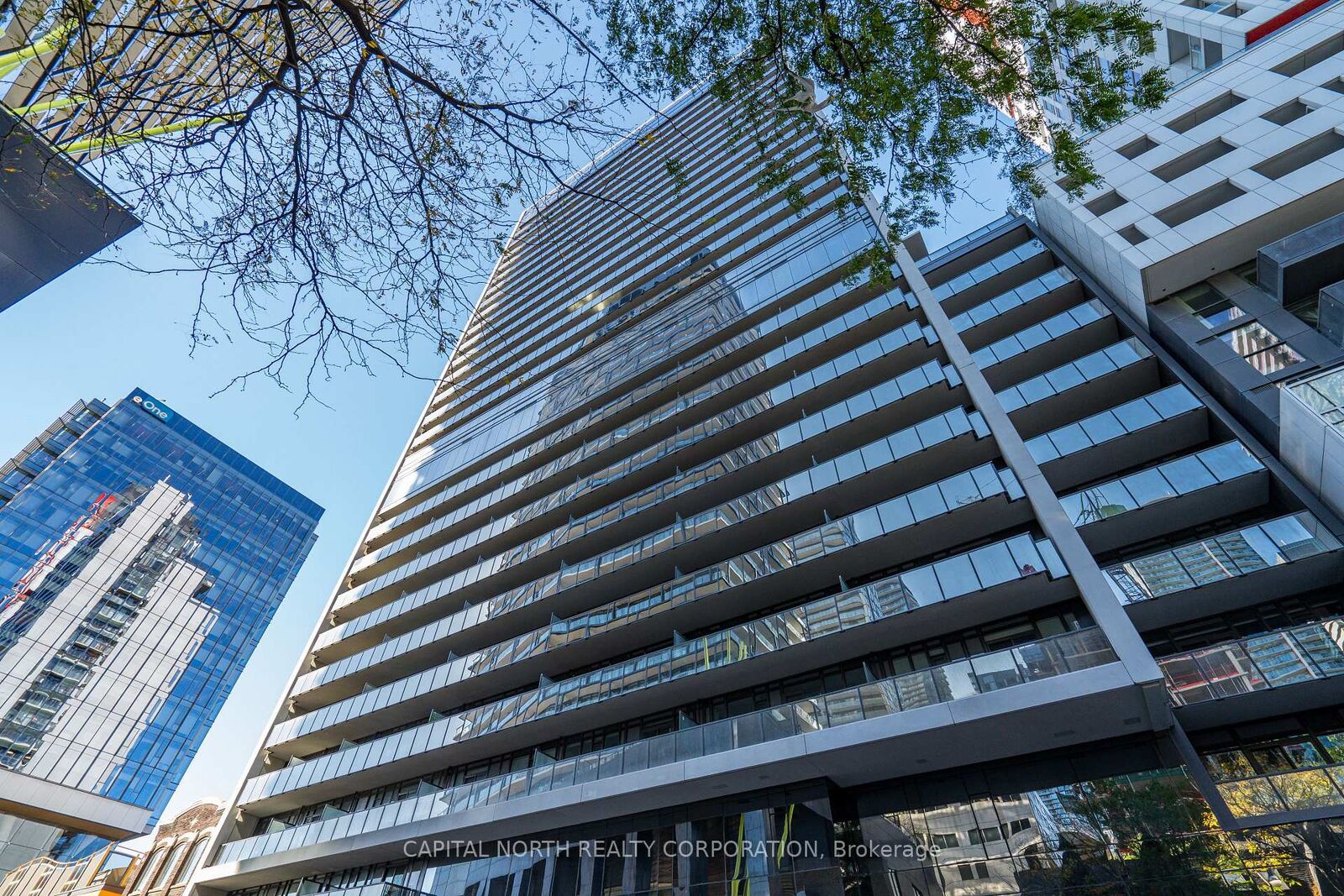 Property Photo:  330 Richmond Street W 2807  ON M5V 0M4 