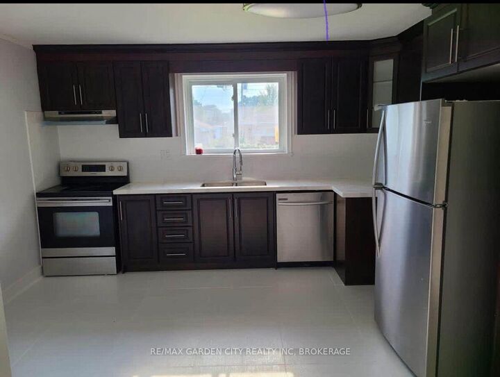Property Photo:  91 Margery Avenue Main Floor  ON L2R 6K2 