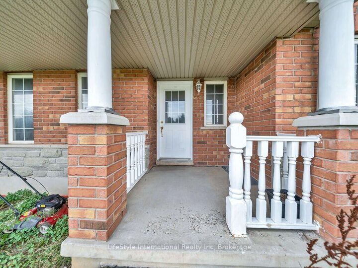Property Photo:  529 Victoria Road N  ON N1E 7M3 