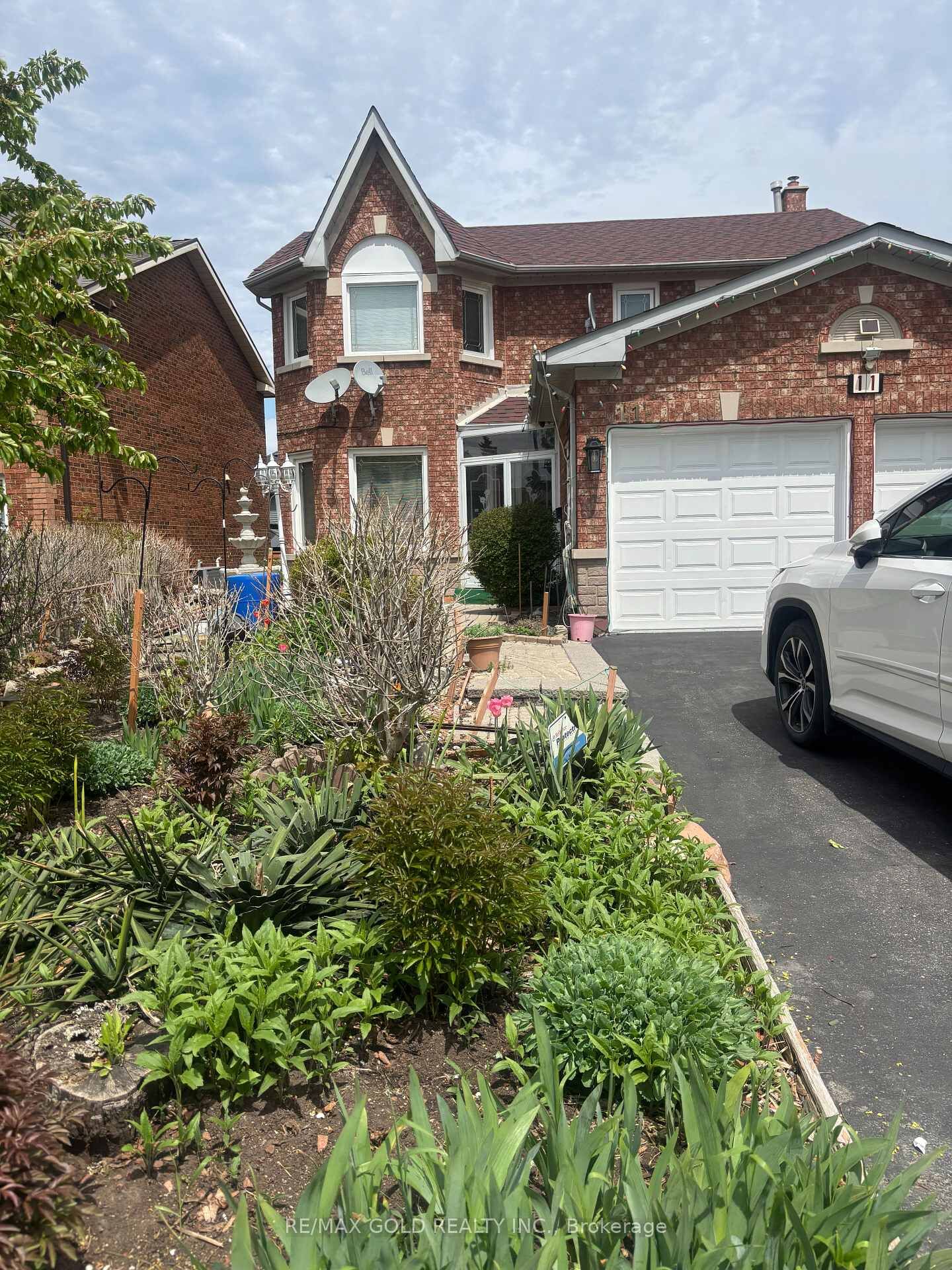 Property Photo:  11 Eagleridge Drive  ON L6R 1G6 