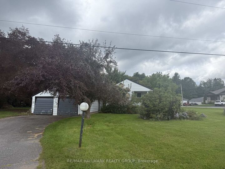 Property Photo: 16 Donegal Road ON K2S 1P7