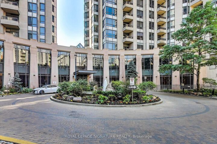 Property Photo:  5 Northtown Way 411  ON M2N 7A1 