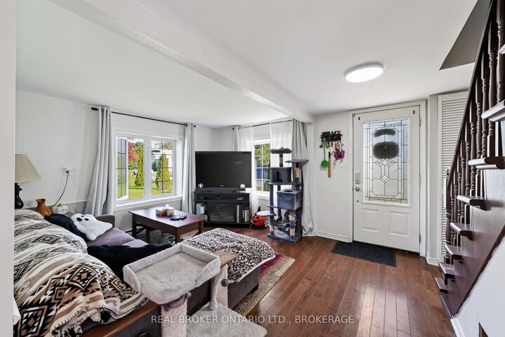 Property Photo:  38 Broad Street  ON K0C 1N0 
