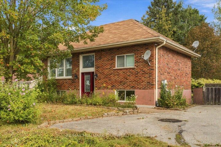 Property Photo:  848 Lebanon Drive  ON L9S 2C4 