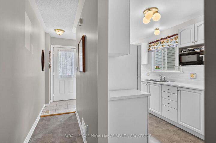 Property Photo:  733 Shires Way  ON K7M 8X9 