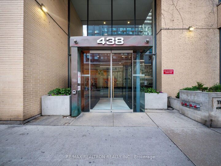 Property Photo:  438 King Street  ON M5V 3T9 