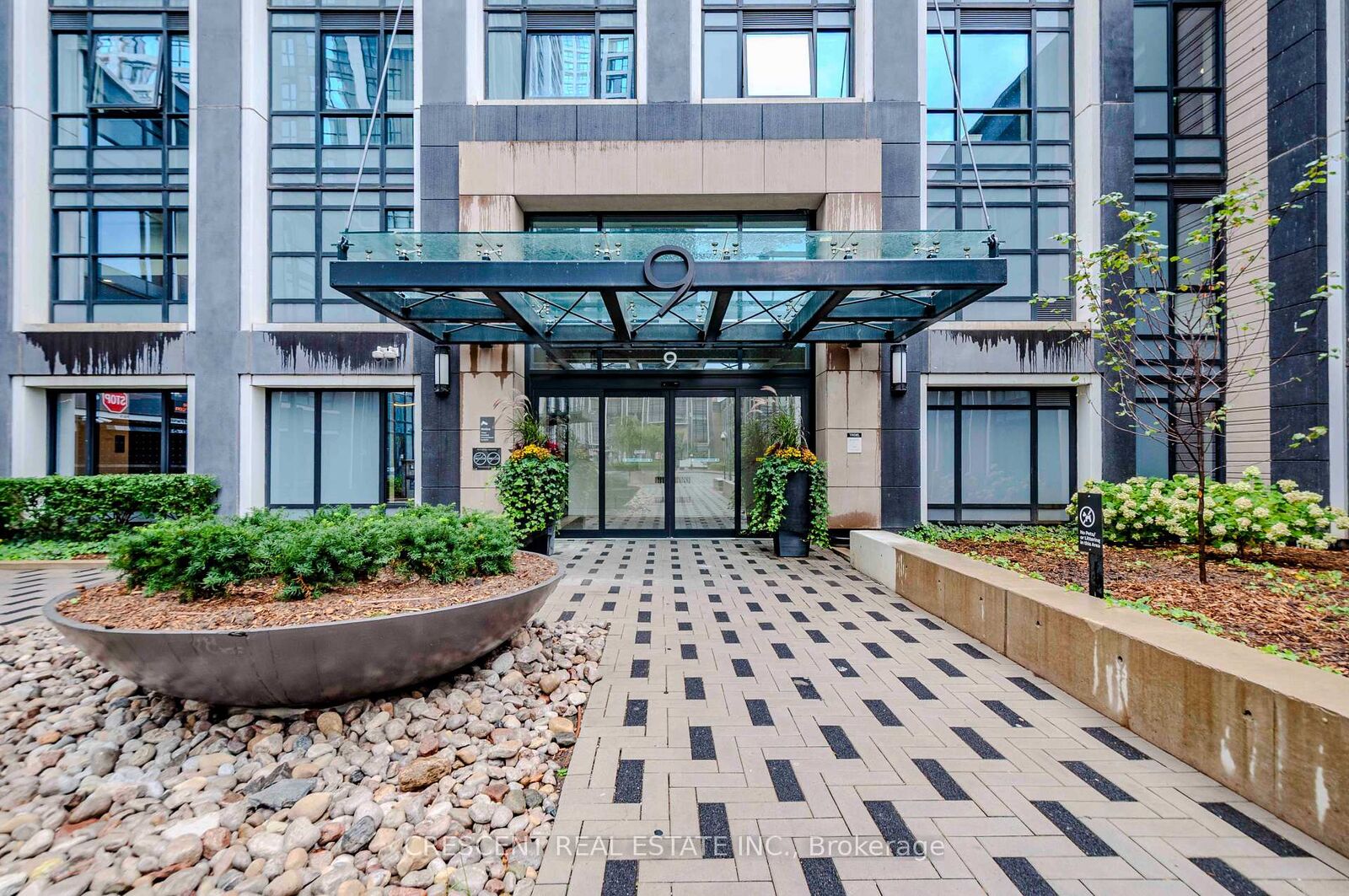 Property Photo:  9 Mabelle Avenue 3016  ON M9A 0E1 