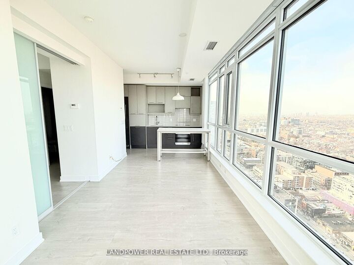 Property Photo:  30 Nelson Street 3702  ON M5V 0H5 