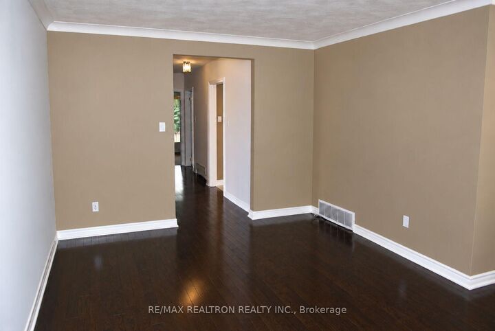 Property Photo:  9 Stanwell Drive  ON M1P 4H6 