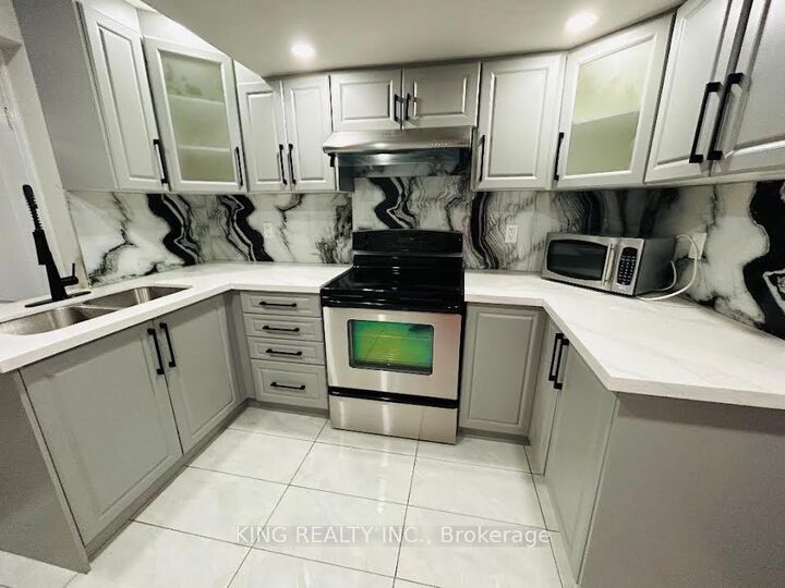 Property Photo:  13 Black Diamond Crescent Bsmt  ON L6X 0V8 