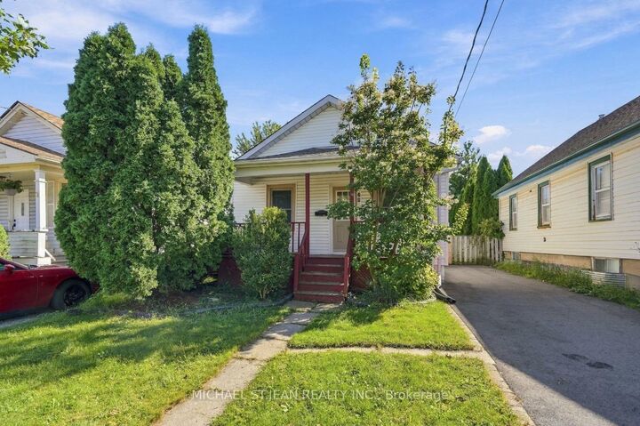 Property Photo:  68 Hamilton Street  ON L2S 7K6 