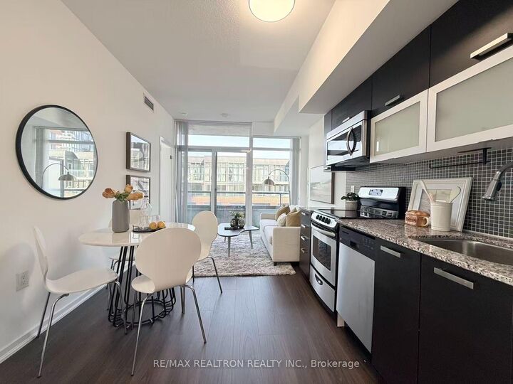 Property Photo:  36 Lisgar Street 603E  ON M6J 0C7 