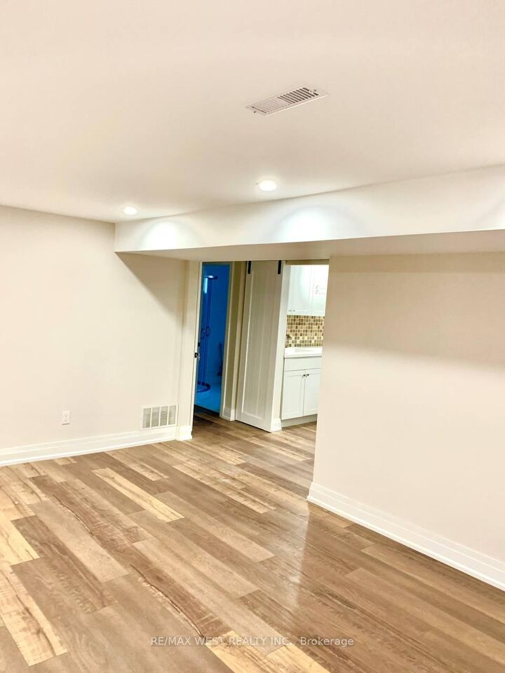 Property Photo:  5 McDonald Drive Basement  ON L4G 2T4 