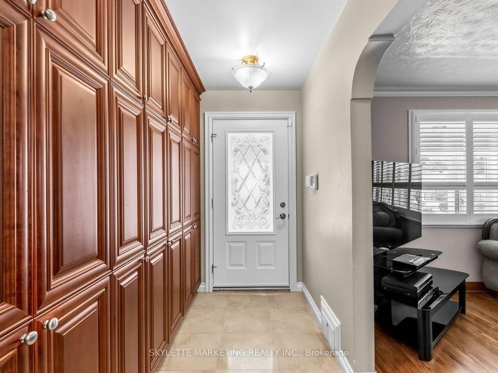 Property Photo:  14 Bardwell Crescent  ON M1R 1C9 