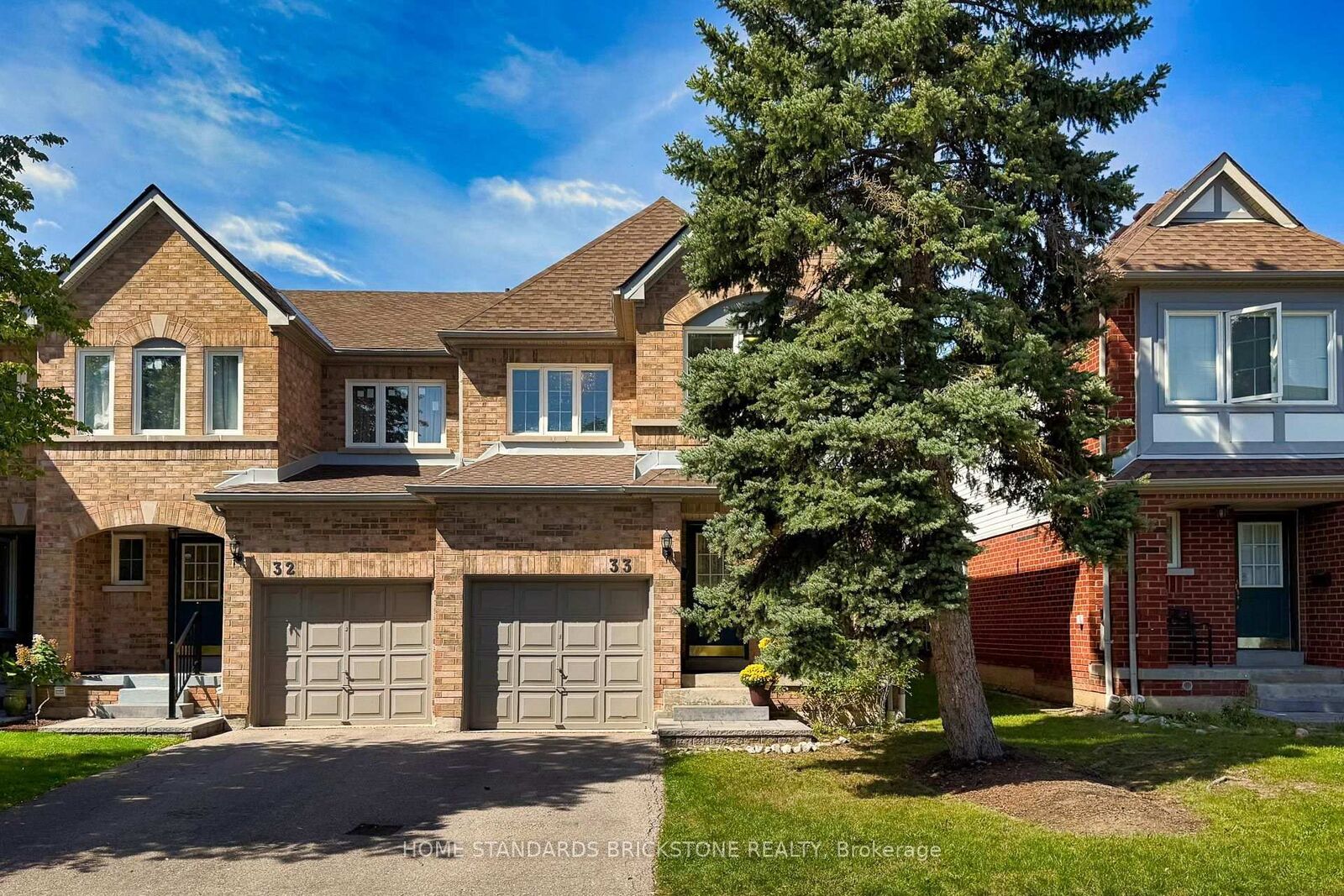 Property Photo:  5230 Glen Erin Drive 33  ON L5M 5Z7 