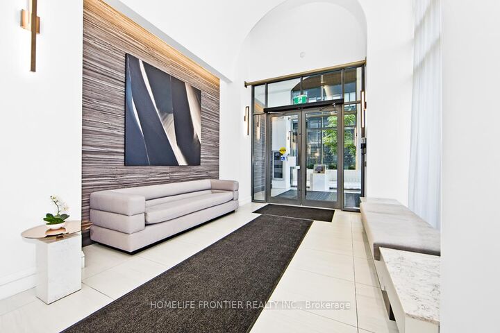 Property Photo:  39 Roehampton Avenue 704  ON M4P 0G1 