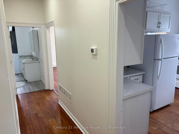 Property Photo:  694 Dundas Street 2  ON N4S 1E6 