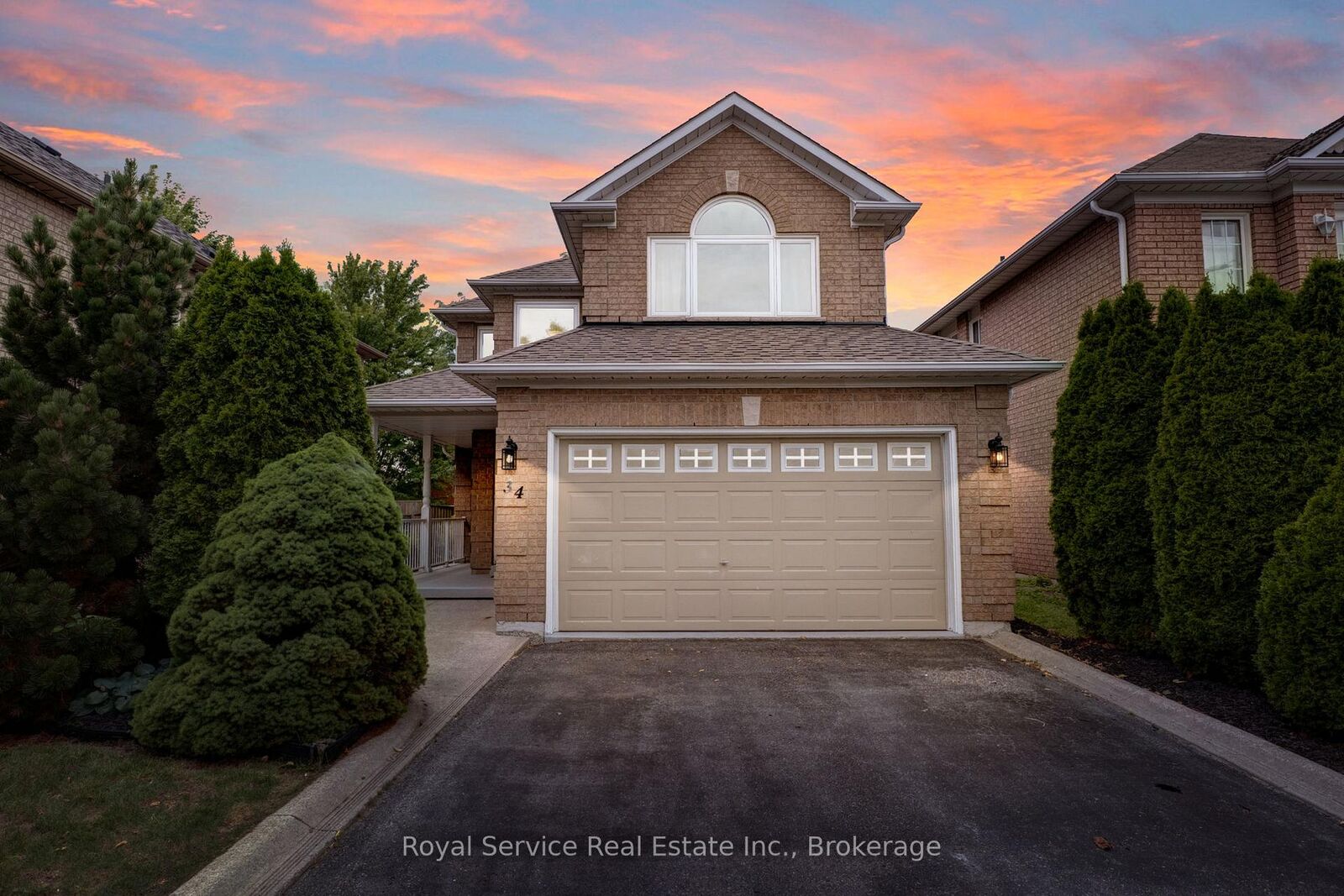 Property Photo:  34 Bridlewood Boulevard  ON L1R 3C8 