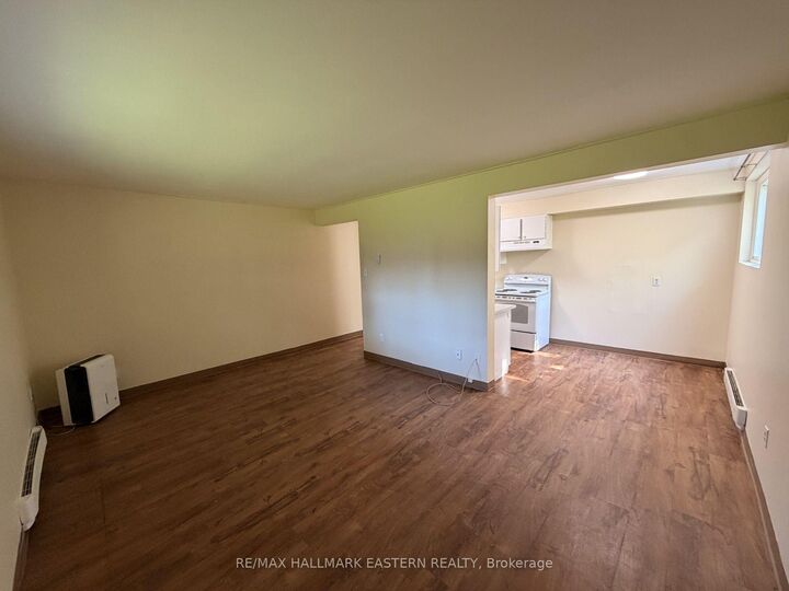 Property Photo:  106 Lansdowne Street 102  ON K9J 1Y1 