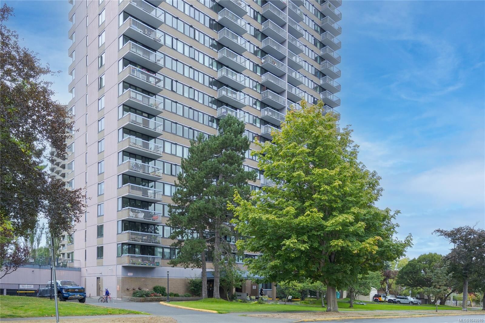 Property Photo:  647 Michigan St #303  BC V8V 1S9 