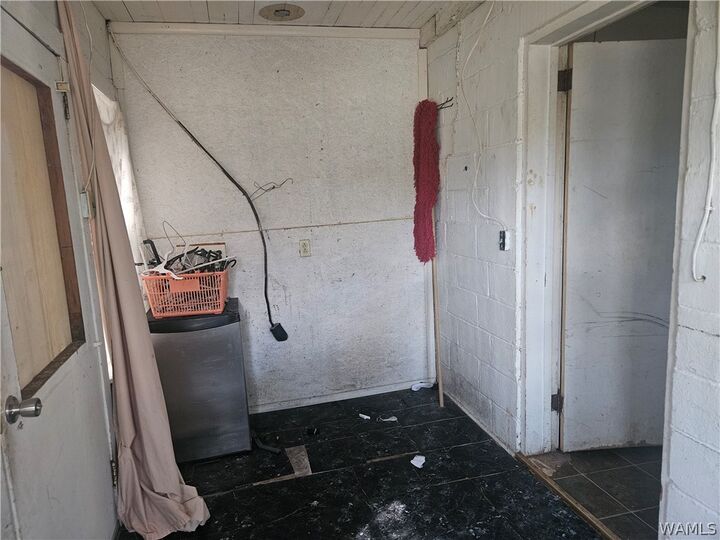 Property Photo: 604 4th Street NW AL 35481