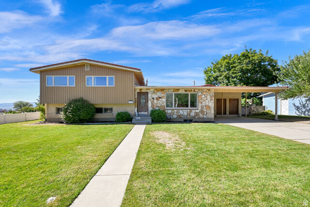 Property Photo: 1664 Lakewood Dr UT 84058