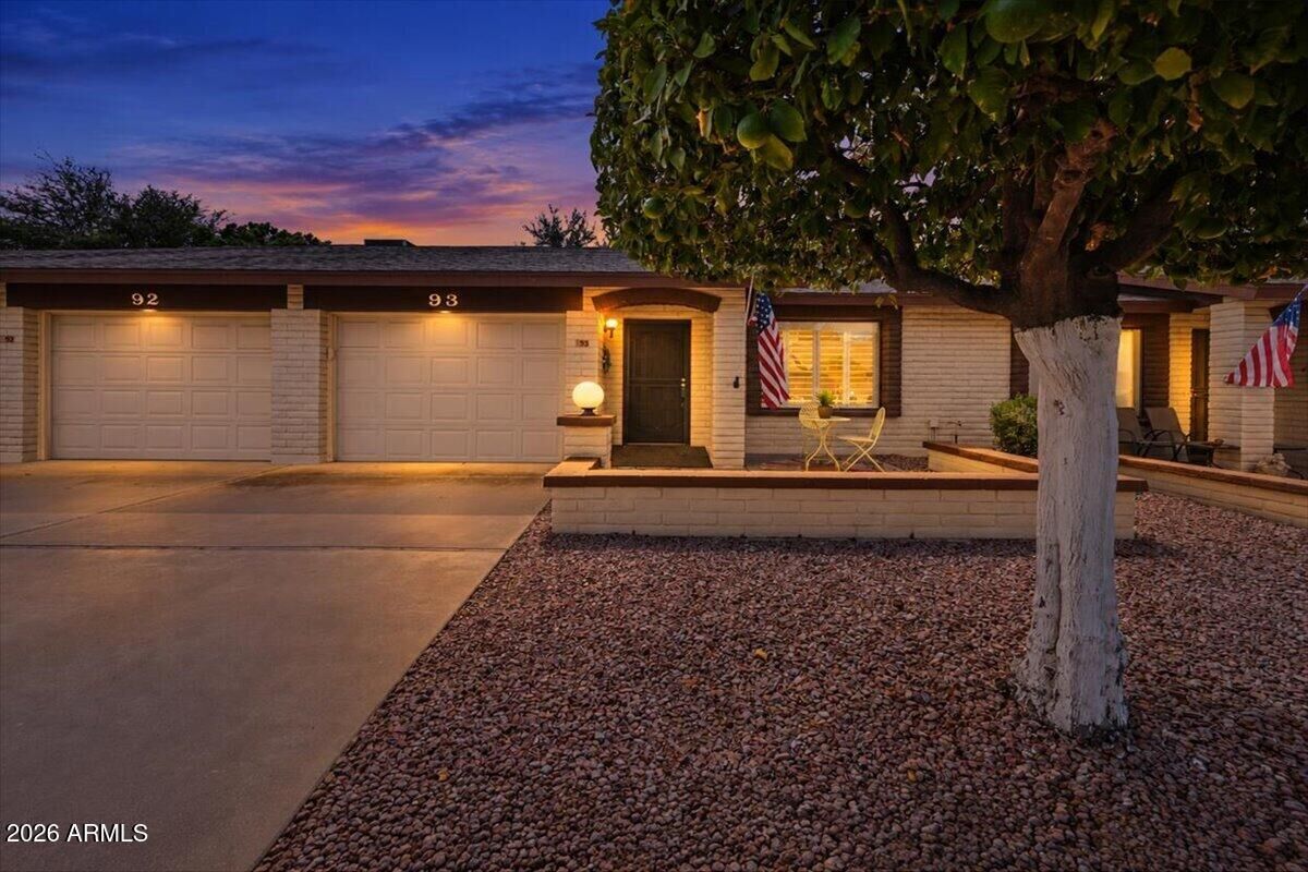 Property Photo: 2064 S Farnsworth Drive 93 AZ 85209