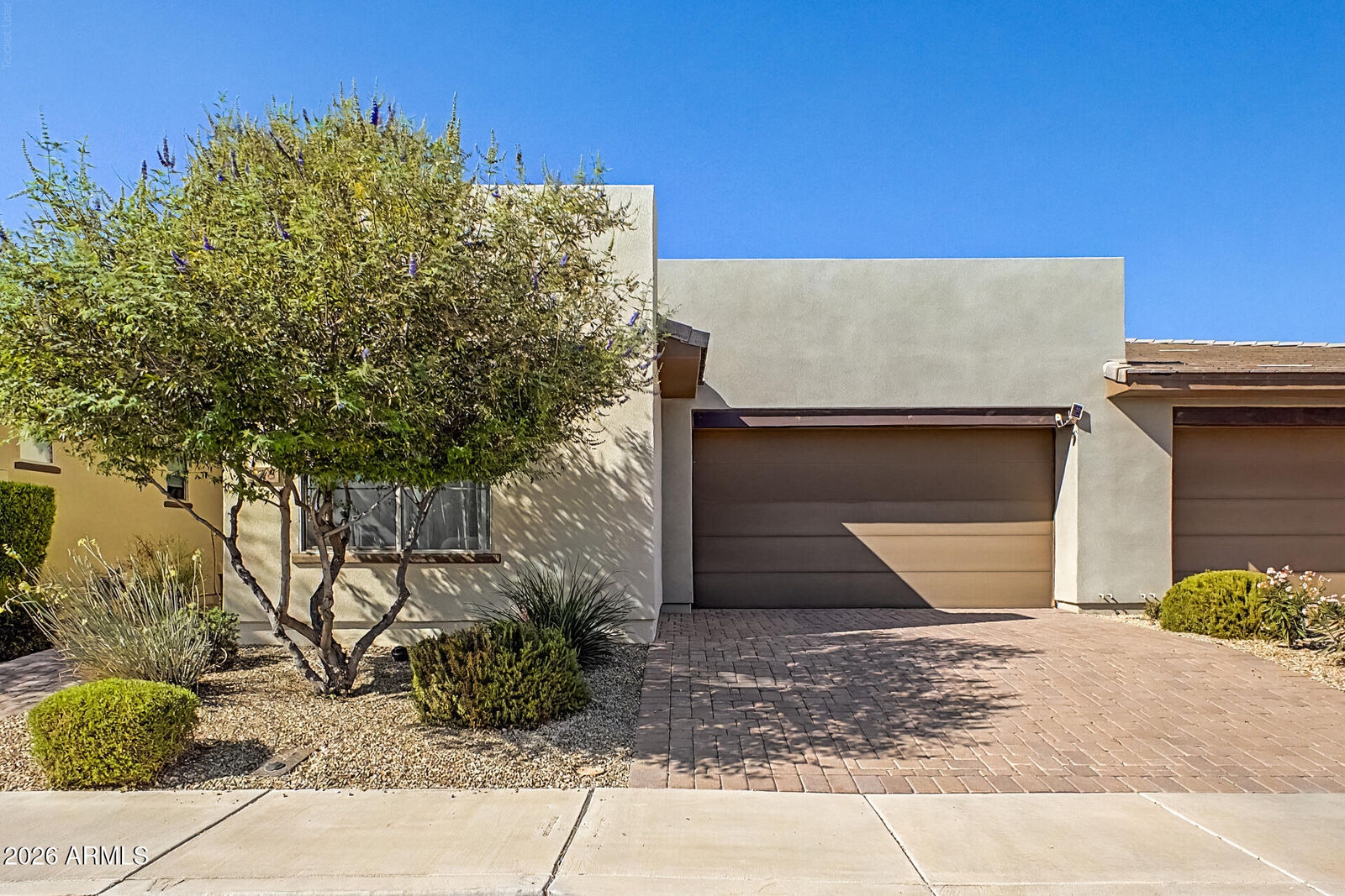 Property Photo: 678 E Cobble Stone Drive AZ 85140