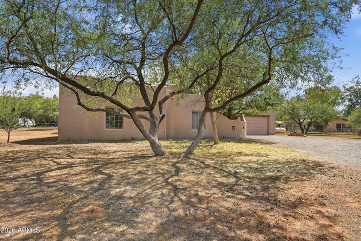 Property Photo: 10425 E Willow Drive AZ 86325