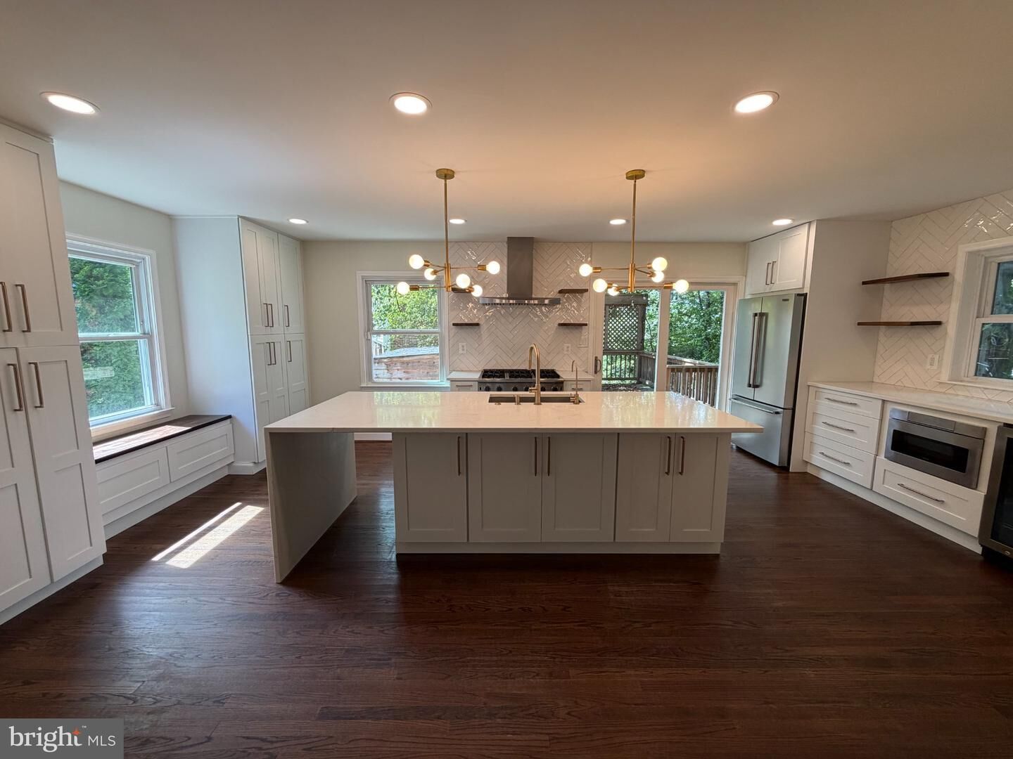 Property Photo: 7620 Winterberry Place MD 20817