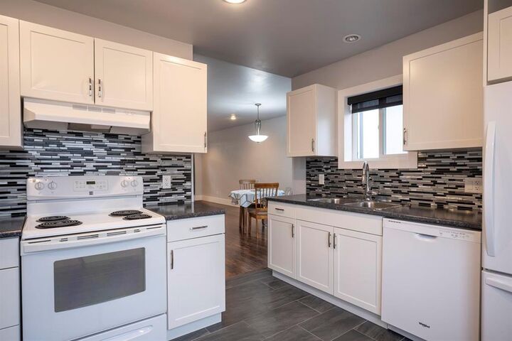 Property Photo:  227 Melrose Avenue  MB R2C 1N7 