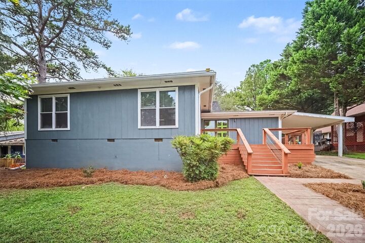 Property Photo:  1162 Molokai Drive  SC 29708 