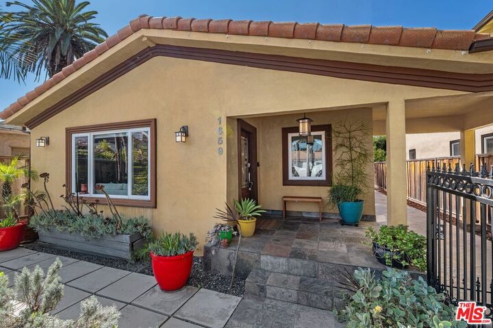 Property Photo:  1659 Ellsmere Ave  CA 90019 