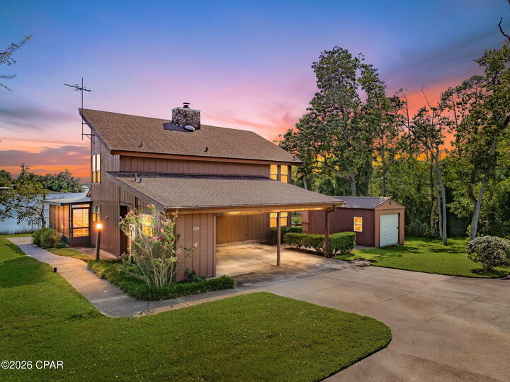 Property Photo:  208 S Star Avenue  FL 32404 