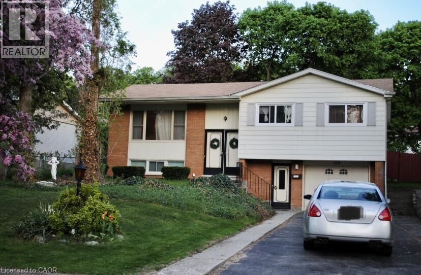 Property Photo:  109 Moccasin Drive 2  ON N2L 4C2 