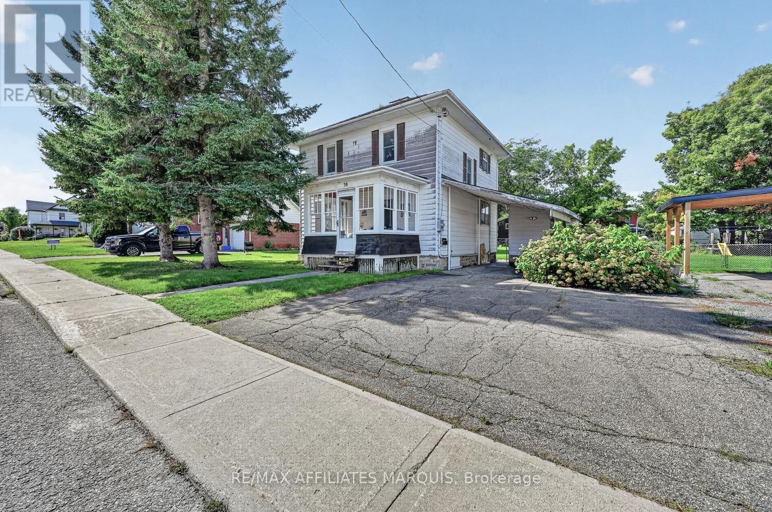 Property Photo:  38 Abel Street  ON K7A 4M1 