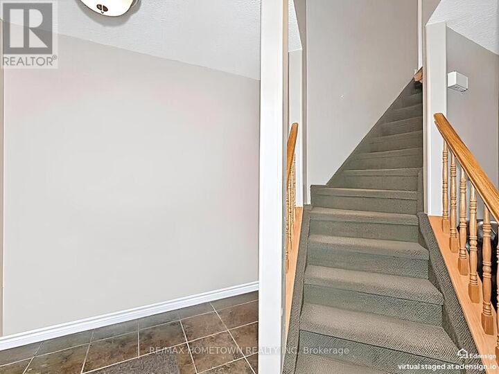 Property Photo:  16 Regency Place  ON K6V 7M5 