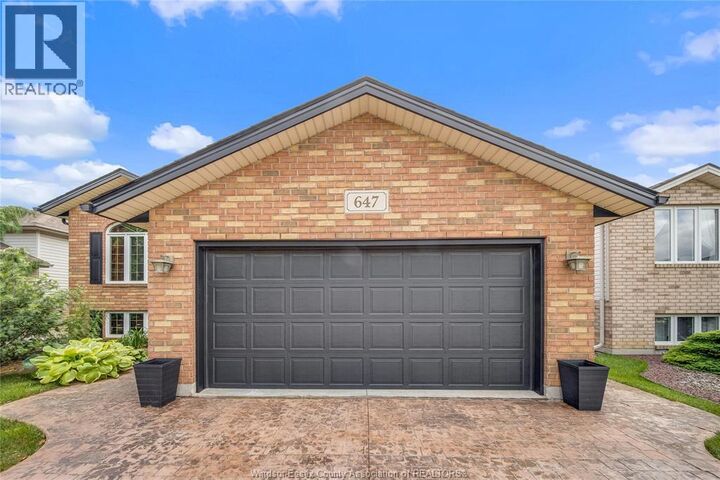 Property Photo:  647 Alpenrose Court  ON N9G 2X7 
