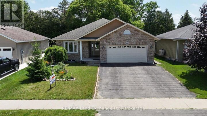 Property Photo:  401 Carling Terrace  ON N0G 2W0 